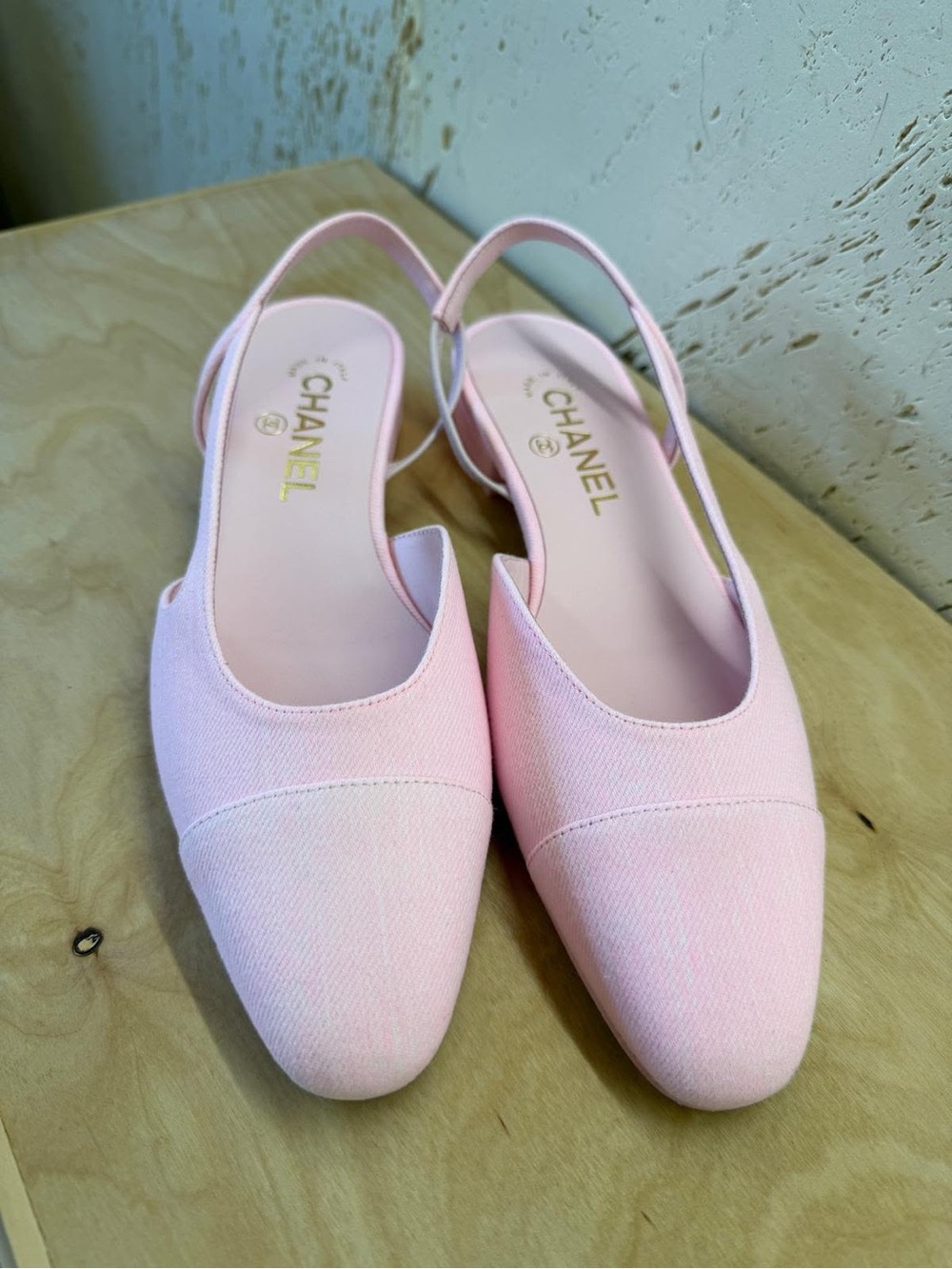 CHANEL Spring-Summer 2026 Pink Denim Slingback Flats — NEW IN BOX - Picture 2 of 10